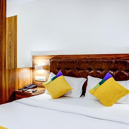 Treebo Trip Seven Olives Andheri Mumbai Exterior photo